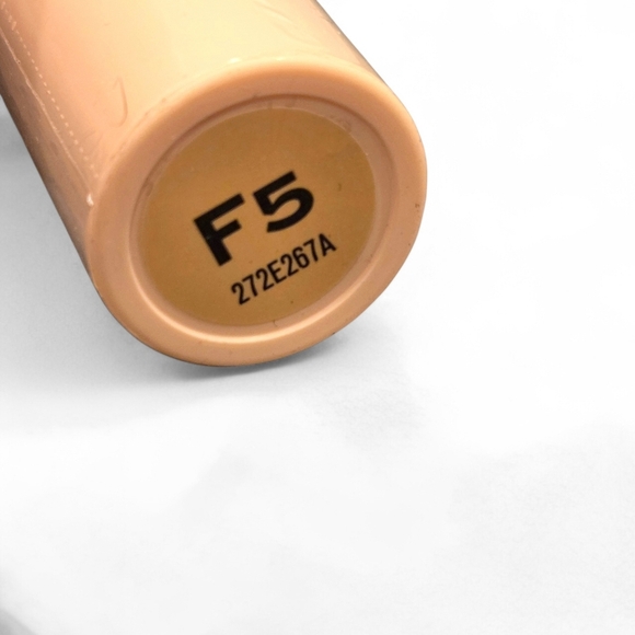 Revolution F5 Fast Base Stick Foundation | Light with Pink Undertone NEW SEALED - Picture 4 of 7